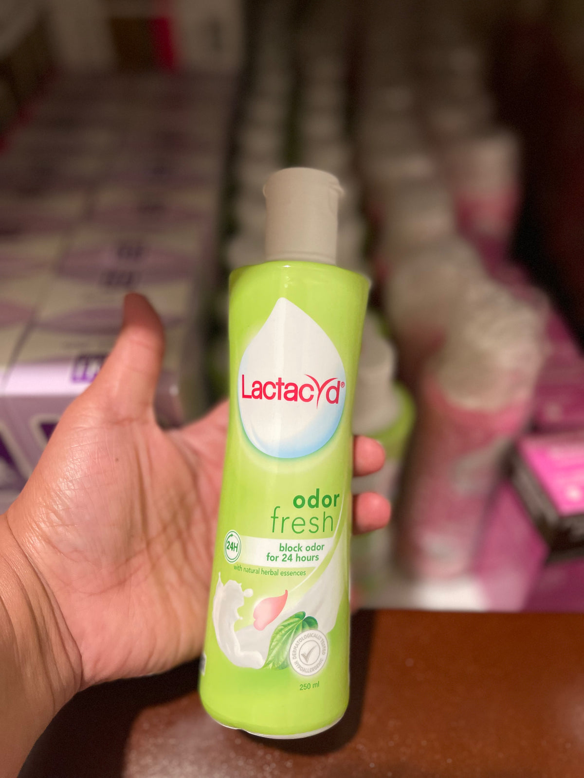 Stay fresh every day with Lactacyd Odor Block Daily Feminine Wash 150ml — gentle, effective care for odor protection and all-day comfort.
